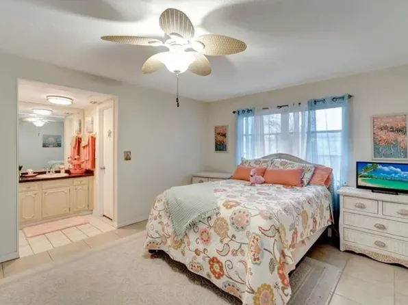 12 Golfview Rd, Rotonda West, FL 33947