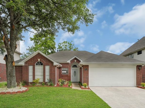 3515 Walden Dr