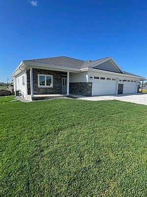 1st image of 825-827 Vineyard Ct