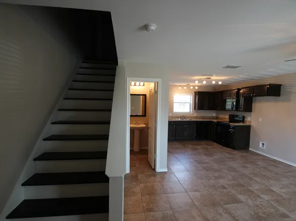 Available! 1 Bedroom 1.5 Bath Townhome for Rent in Lindale, 18027 Loring Ln, Lindale, TX 75771