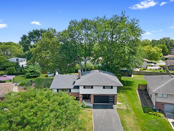 5th image of 2717 Burnaby Dr