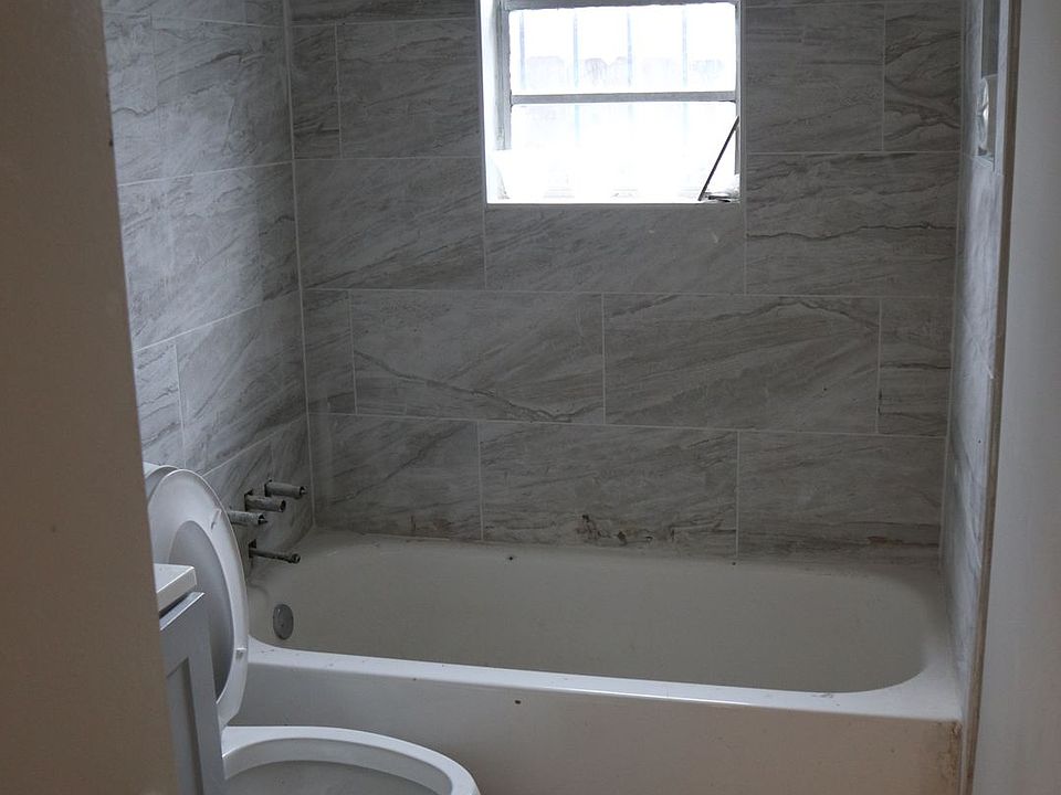 Totally Renovated 2BR/1BA Section 8 Friendly 704 24th Ave NW