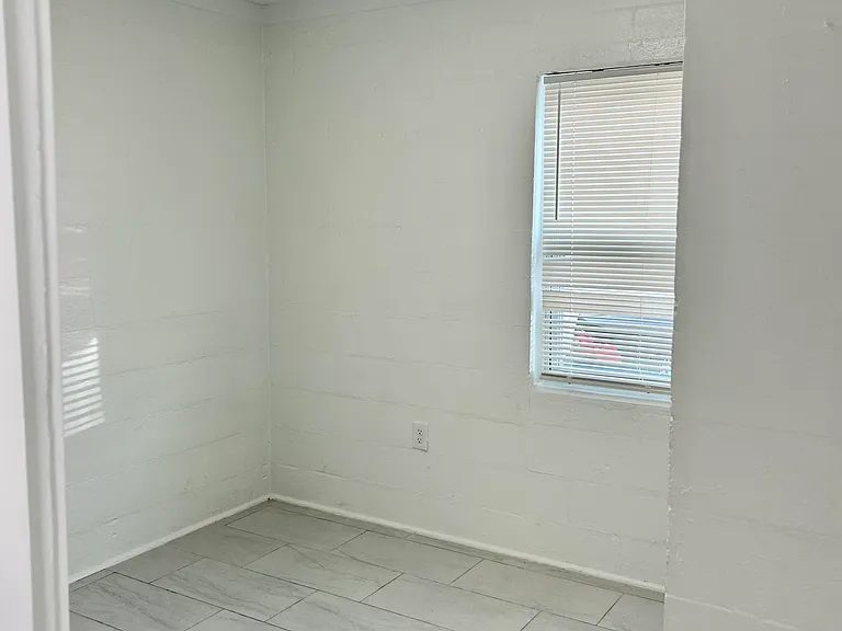 735 S Washinton Ave — Photo 6