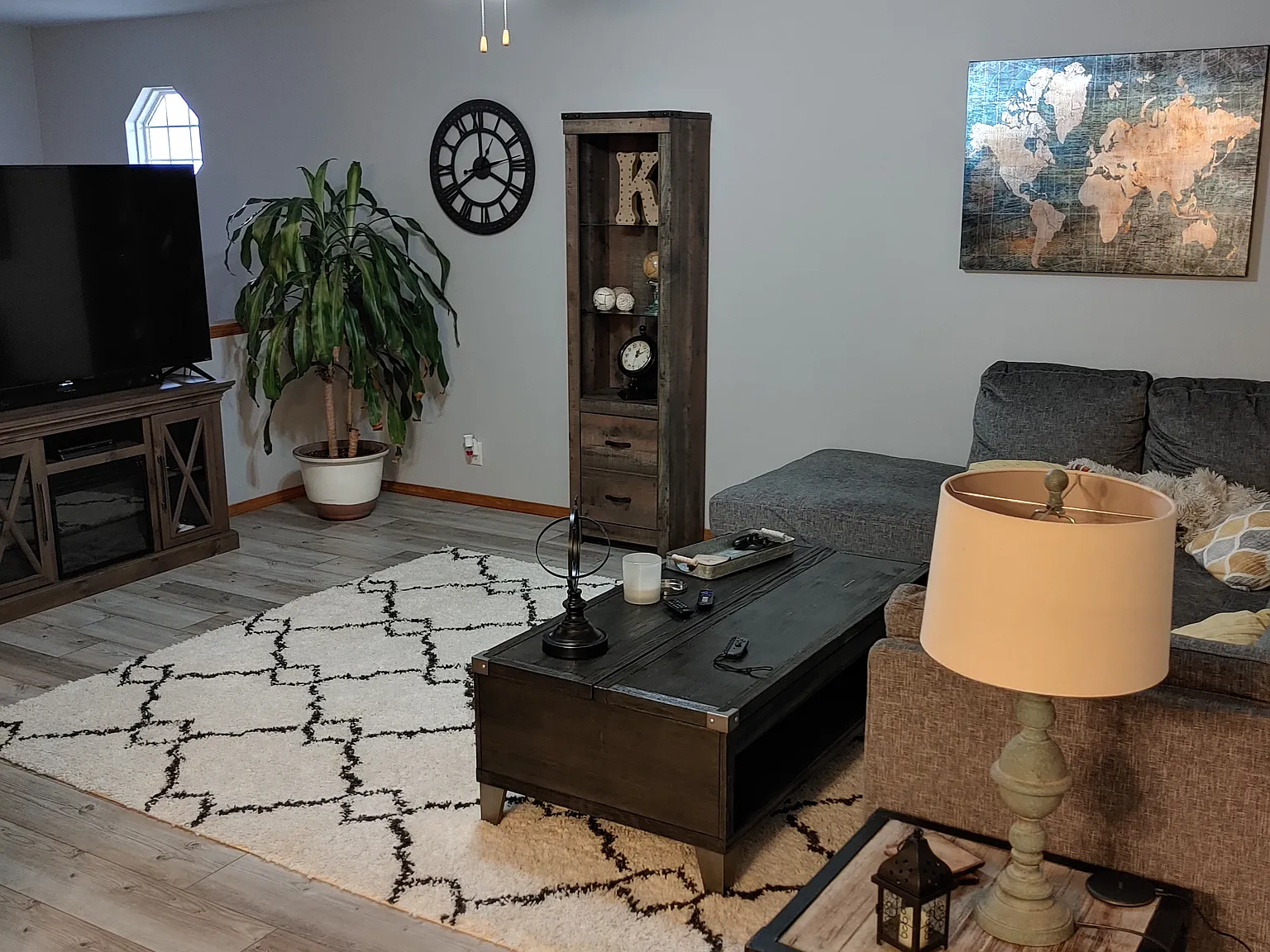3 bed, 1.5 bath, 1210 sqft, $1,500 — Photo 4