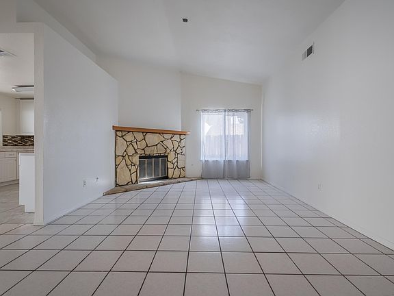 5th image of 2468 Cheryle Pl