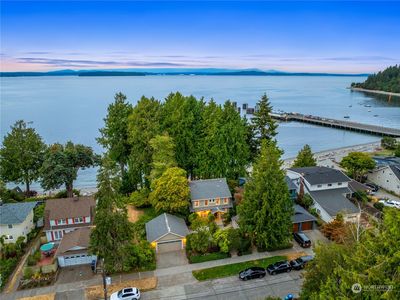 9227 Fauntleroy Wy SW, Seattle, WA, 98136