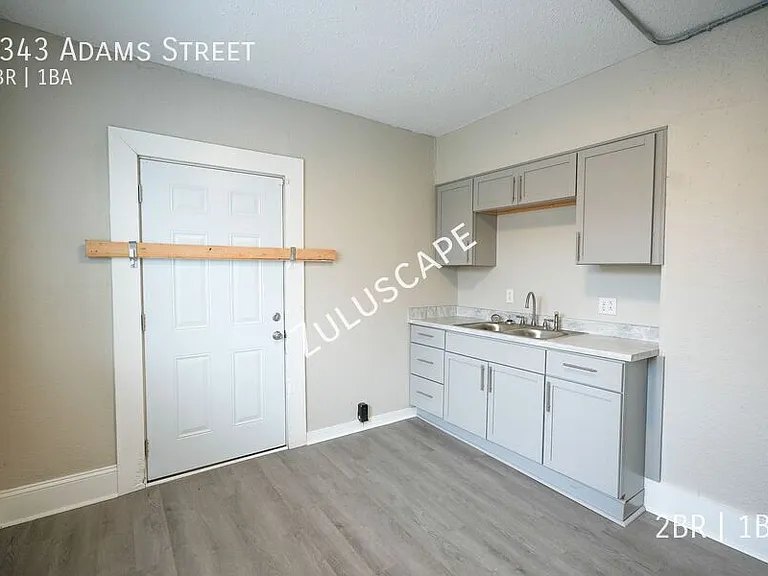 2343 Adams St — Photo 7