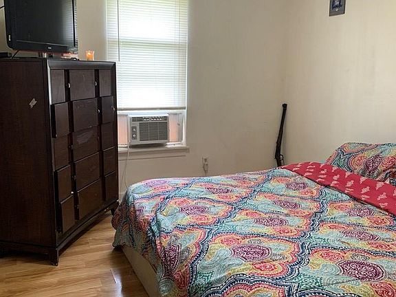 4th image of 3512 Columbus Dr