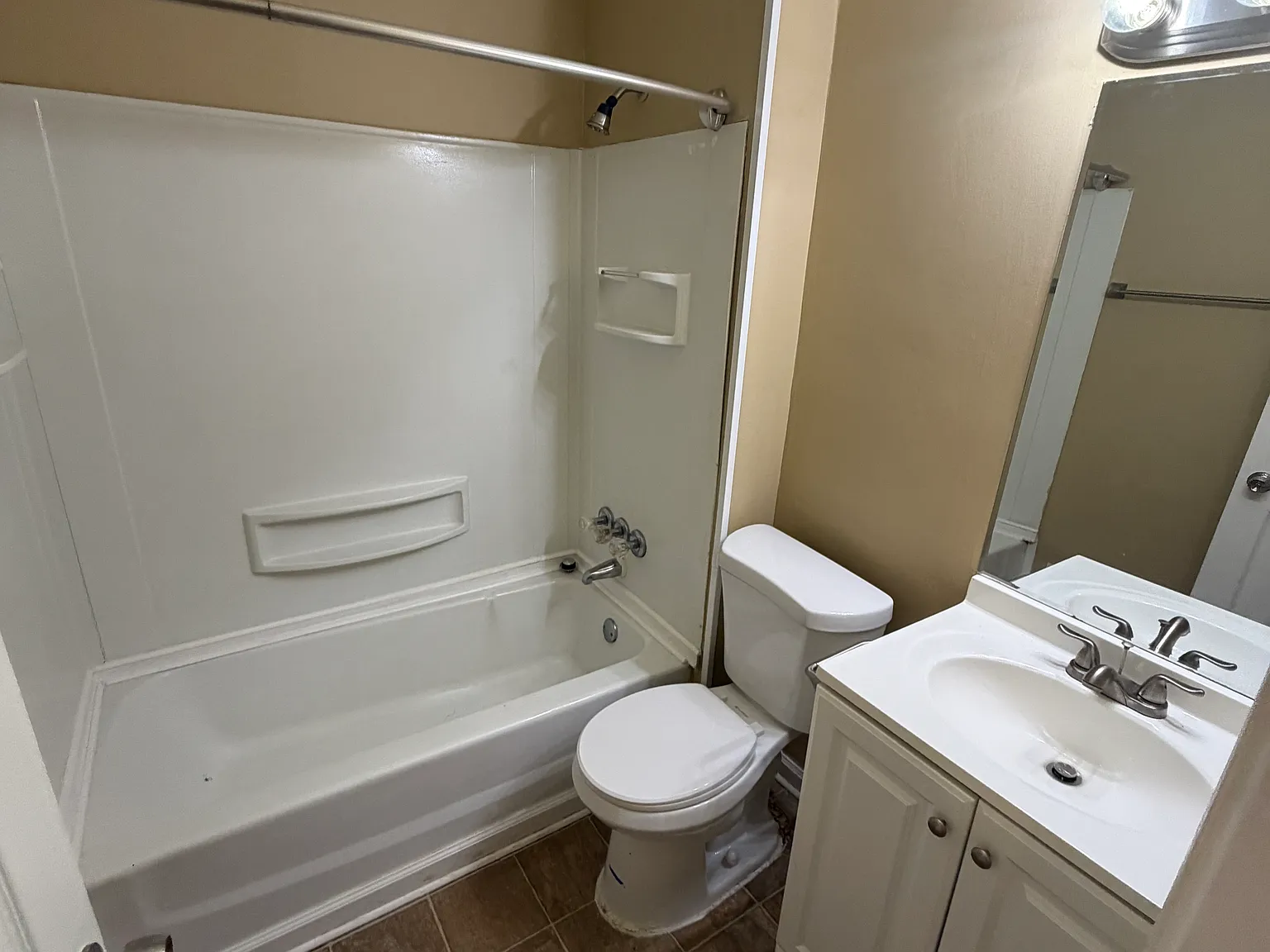 3 bed, 1817 sqft, $1,950 — Photo 4