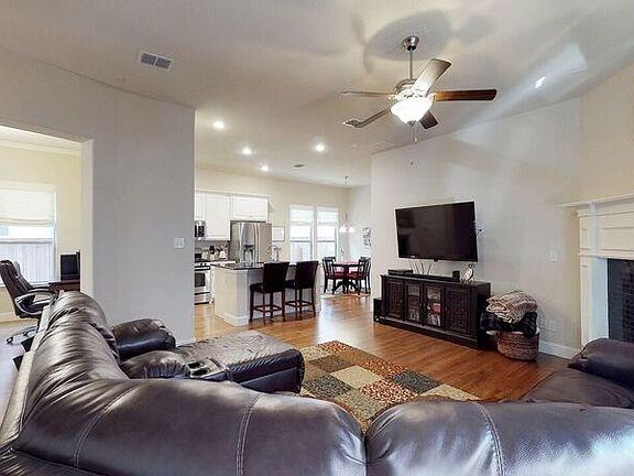 5th image of 3927 Jasmine Fox Ln