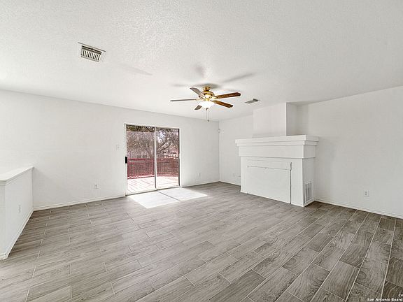 3rd image of 410 Camino Vista