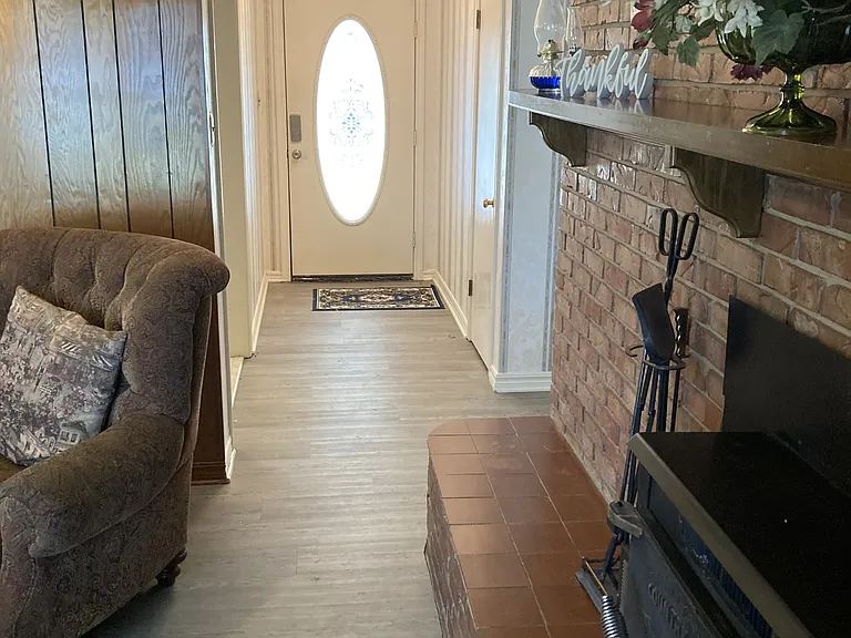 927 Skyline Dr — Photo 17