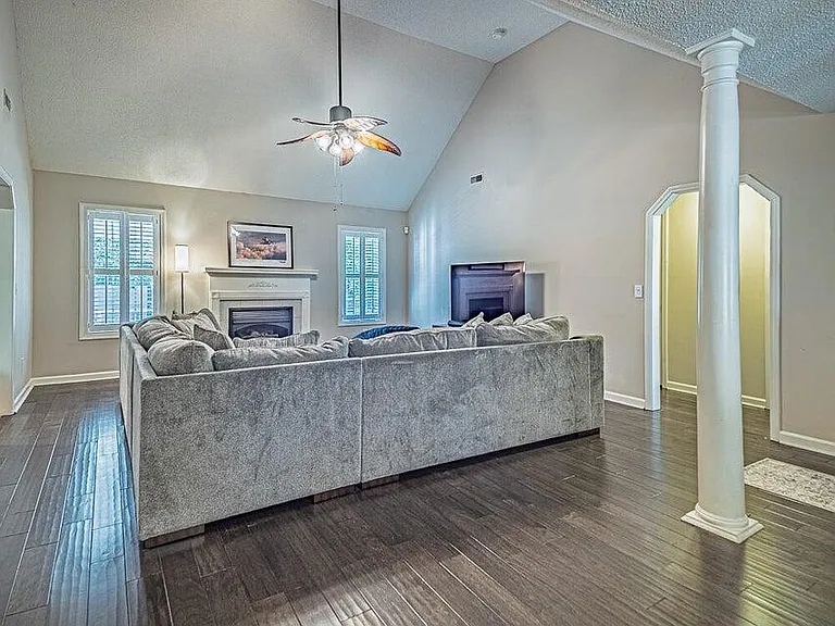 1265 Cutleaf Dr — Photo 5