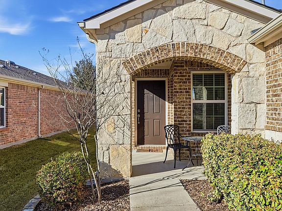 2nd image of 3060 Oyster Bay Dr