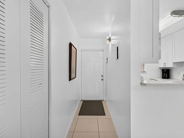 550 SW 2nd Ave #125 — Photo 32
