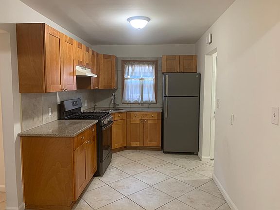 5th image of 2211 Utopia Pkwy #1A