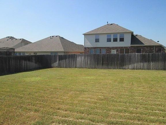 2nd image of 680 S Heights Dr