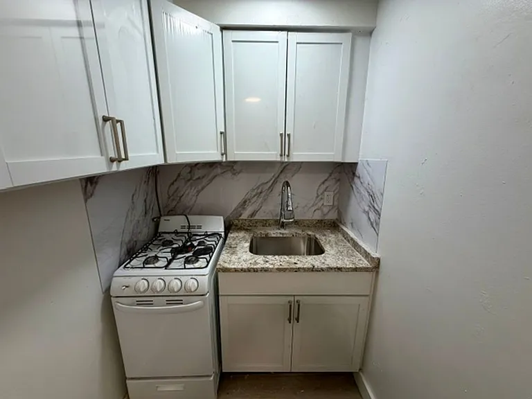 14801 Joy Rd — Photo 7