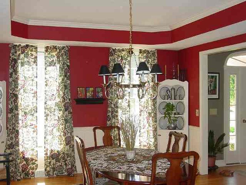 5th image of 405 ELIZABETH Court