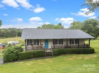 72 Sovereign Cir, Clyde, NC 28721