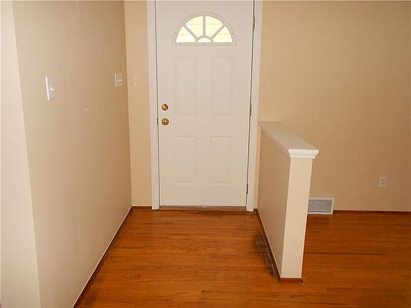 3rd image of 532 Dunn Dr