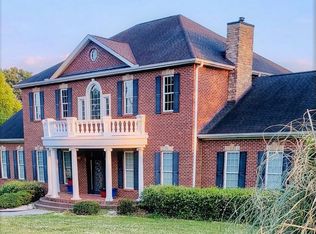 10200 Happy Hollow Rd, Lenoir City, TN 37771