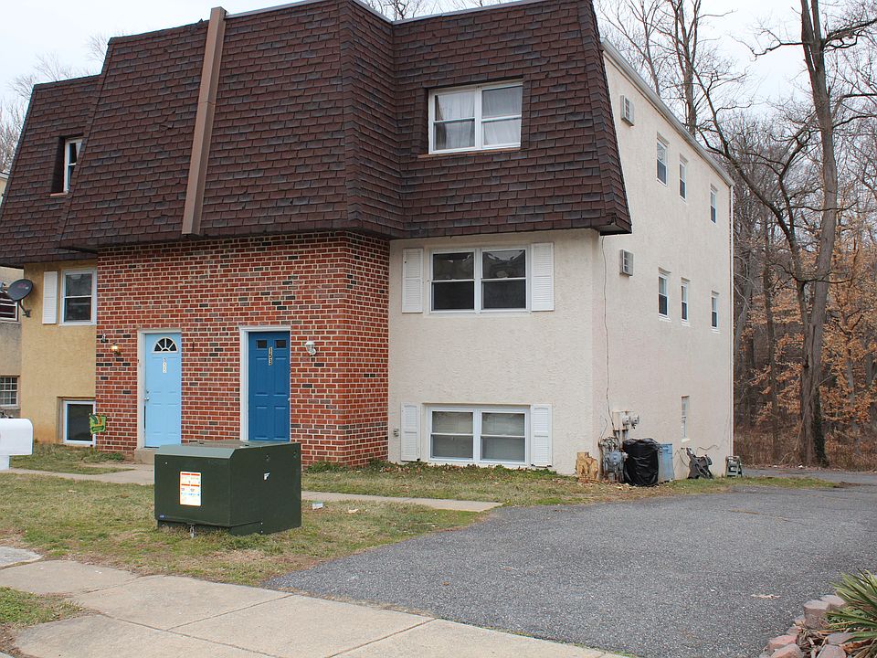Front of apartment buildling