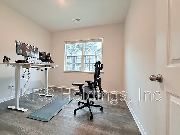 4136 Trevino Dr — Photo 11