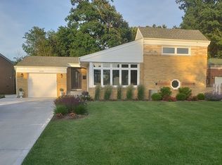 6705 N Kostner Ave, Lincolnwood, IL 60712