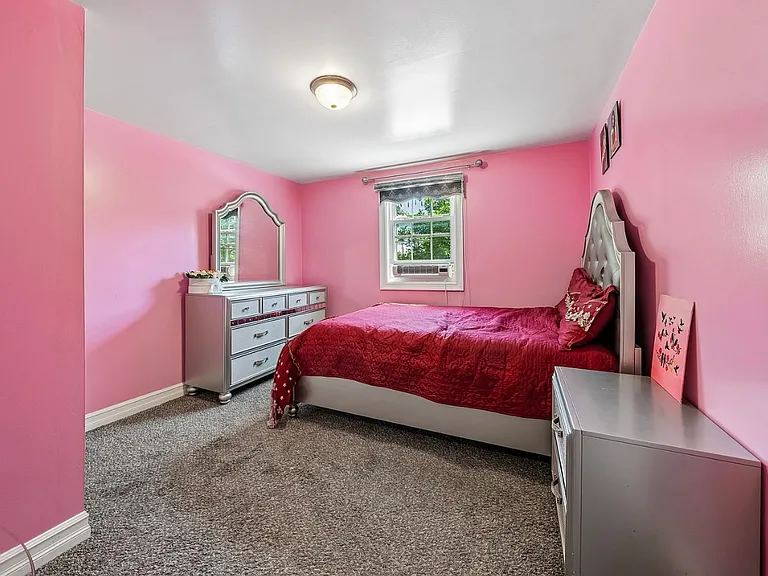 1425 Kenmore Ave — Photo 8