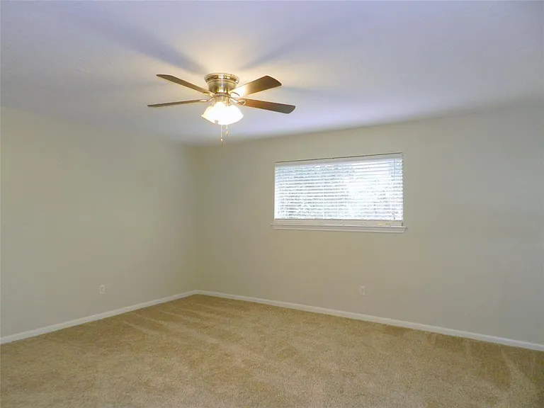 9403 Oxted Ln — Photo 21