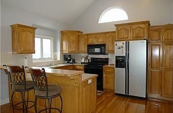 4th image of 18105 Rollins Dr