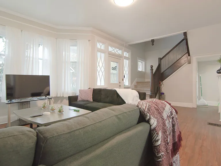 144-313 Linn St — Photo 54