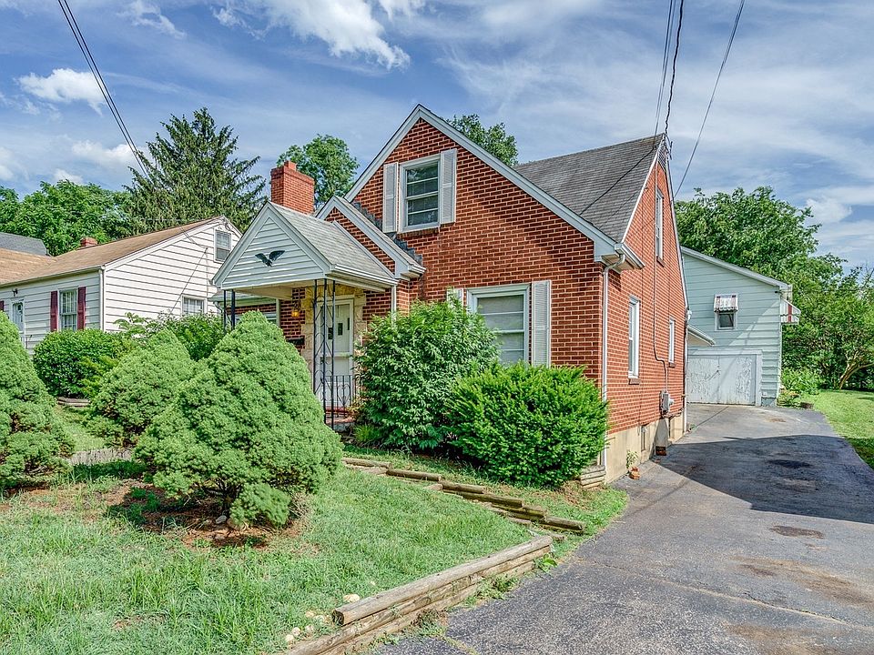 1st image of 319 Noble Ave NE