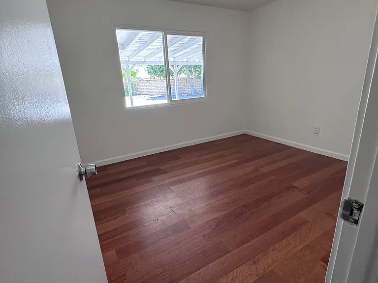 17738 Lanark St — Photo 7