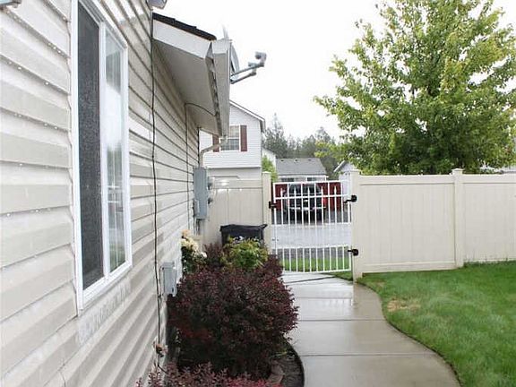 3rd image of 3204 Meadow Glen Ln #3206