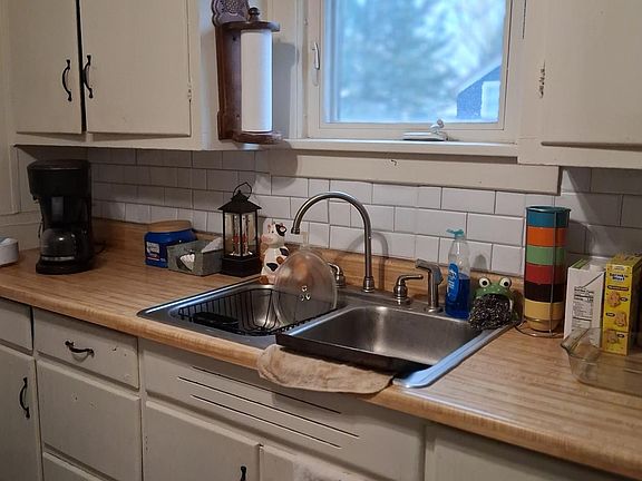 2nd image of 601 ALBAN ST