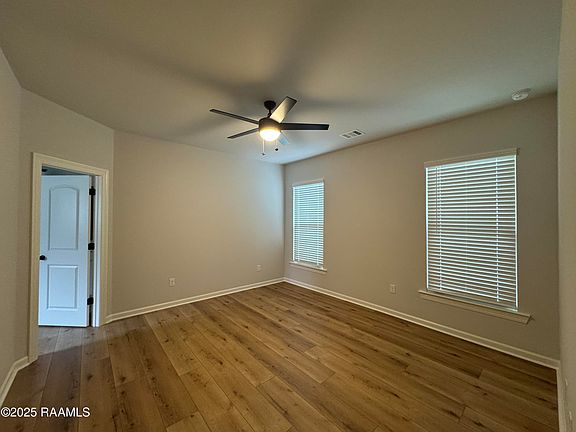 3rd image of 220 Cainwood Ct