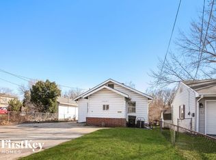 10007 E 20th St, Independence, MO 64052