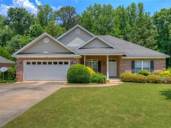 208 N Cedarbrook Dr, Auburn, AL 36830