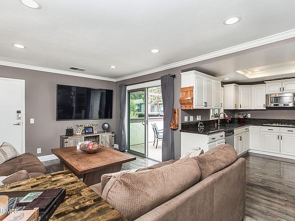 4th image of 1348 E Hillcrest Dr Unit 65