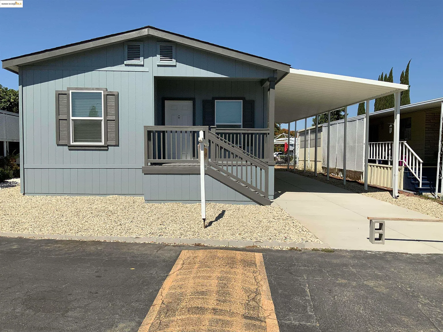 46 Palm Dr photo 1