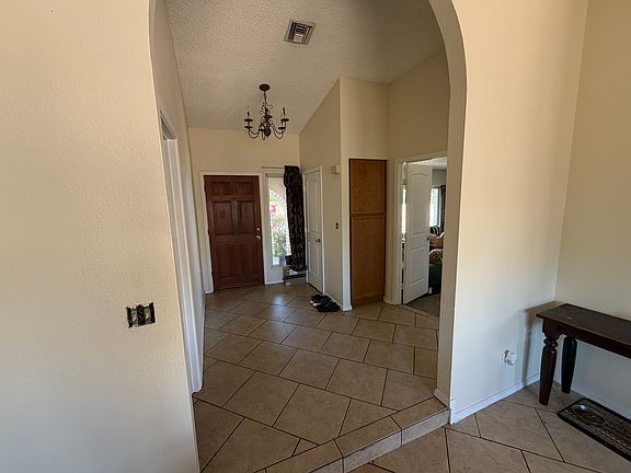 5th image of 3211 N Pleasant Dr