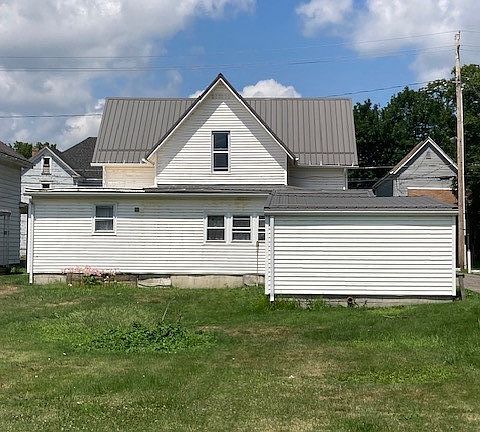 2nd image of 220 W Washington St
