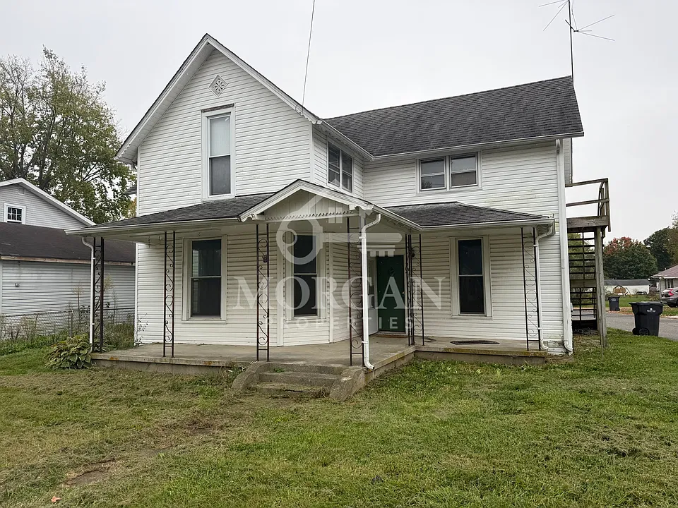 104 E Main St