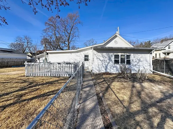 636 Cedar St, Davenport, IA 52802