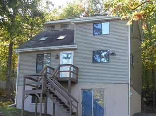 313 Powderhorn Dr, Lackawaxen, PA 18435