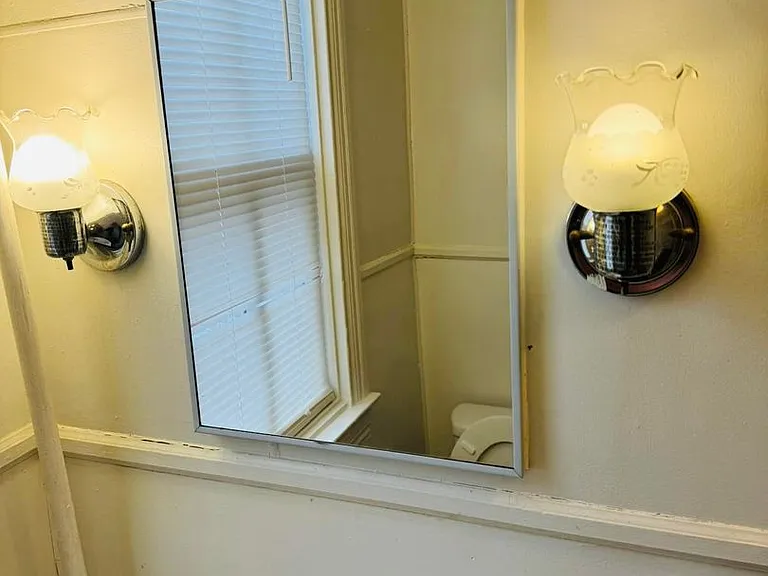 643 W Princess St #2 — Photo 7