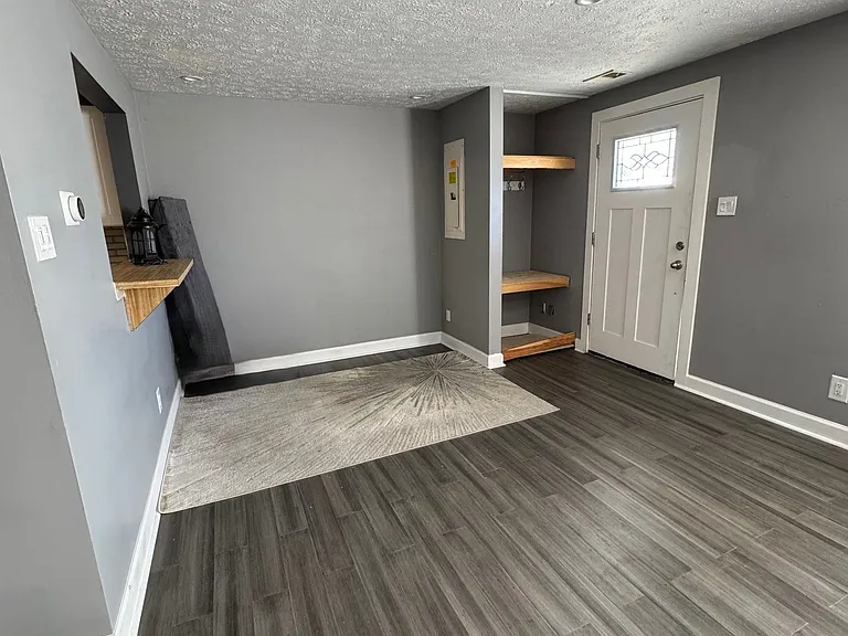 2711 Greenwood Dr — Photo 17