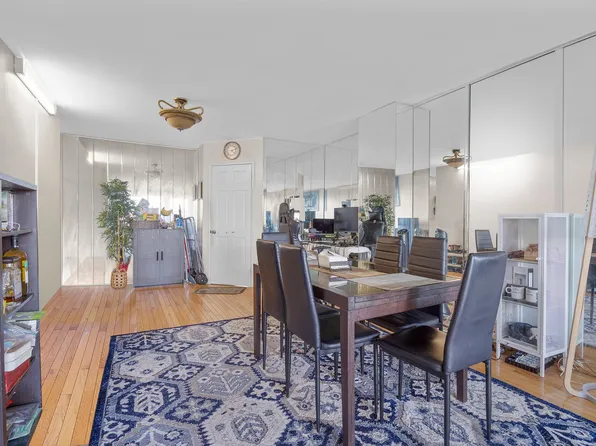 61-20 Grand Cent Parkway image 2 of 9